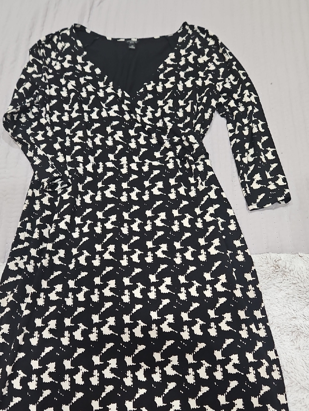 Ann Taylor Black and White Long Sleeve Wrap-Style Dress